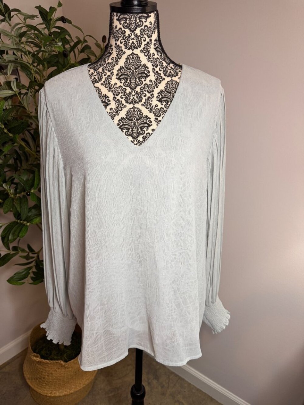 Entro Long sleeve V-neck Blouse